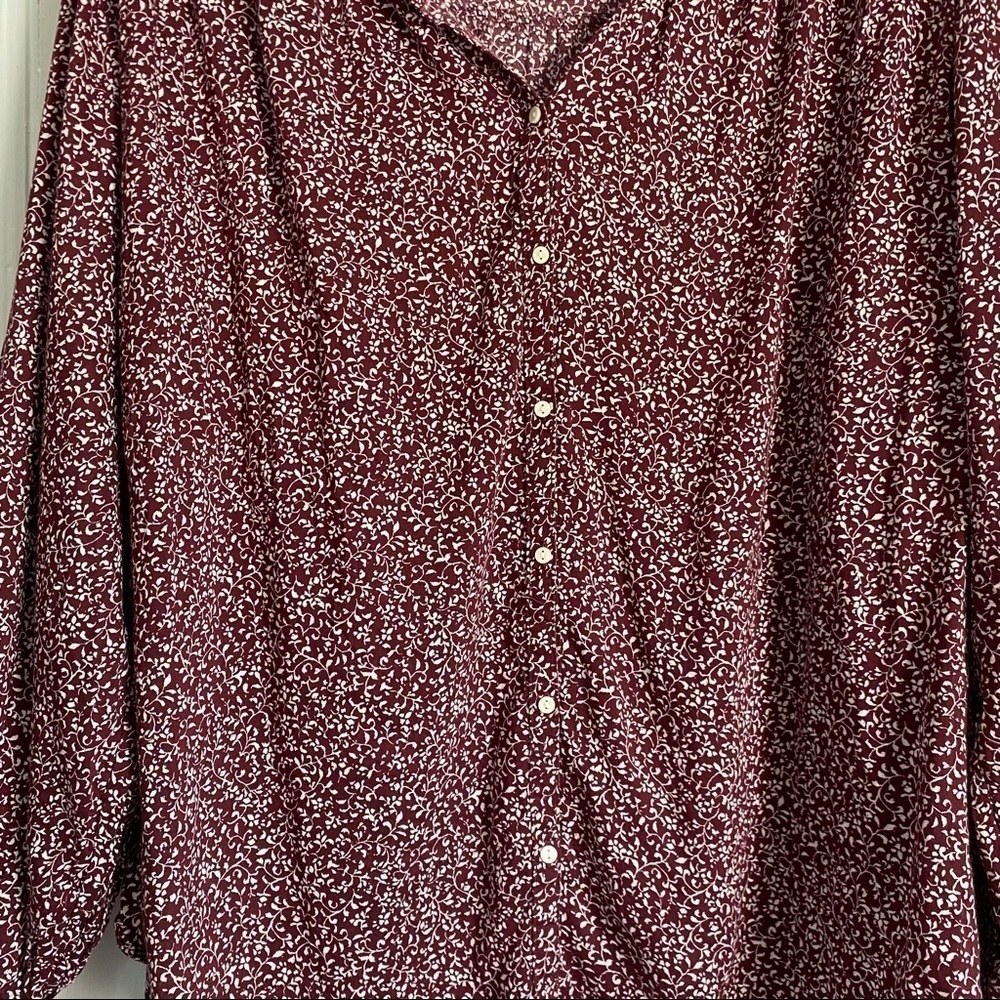 NWT Oversized Floral Print with Front Buttons Top, Size: XXL - Picture 3 of 11